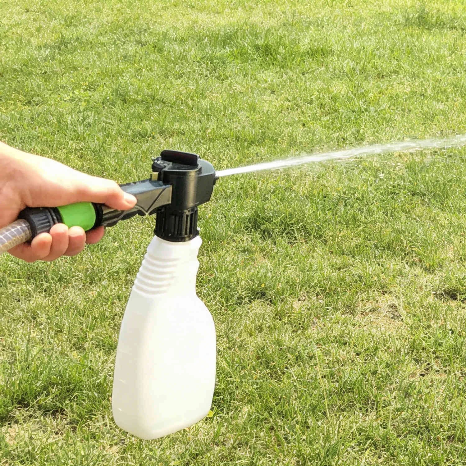 Pulv&eacute;risateur d'extr&eacute;mit&eacute; de tuyau r&eacute;glable avec jet en &eacute;ventail pour la lutte antiparasitaire, la fertilisation et le nettoyage